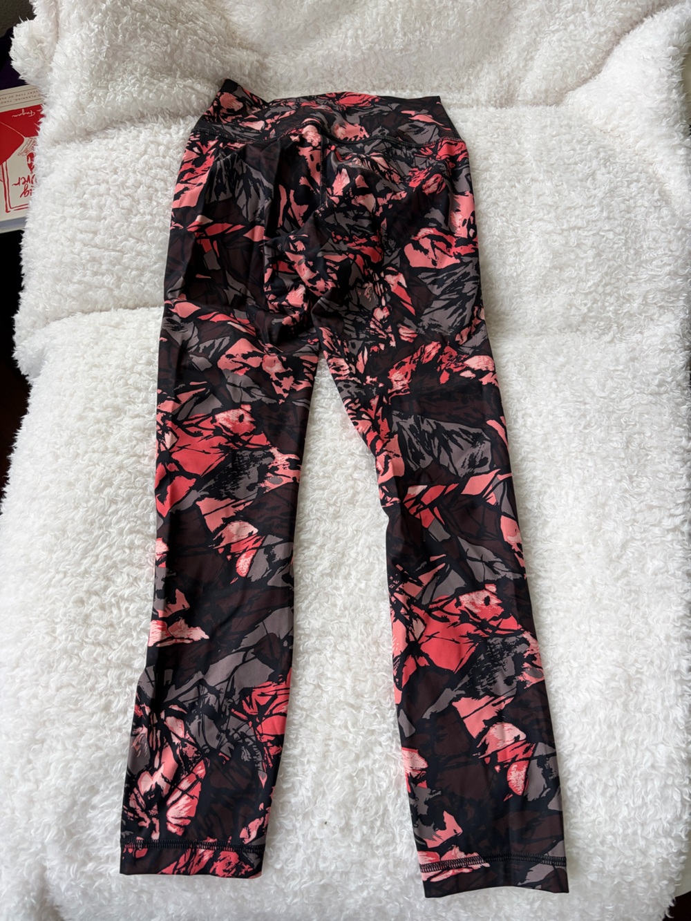 lululemon athletica Women’s  Black and Coral Floral Leggings